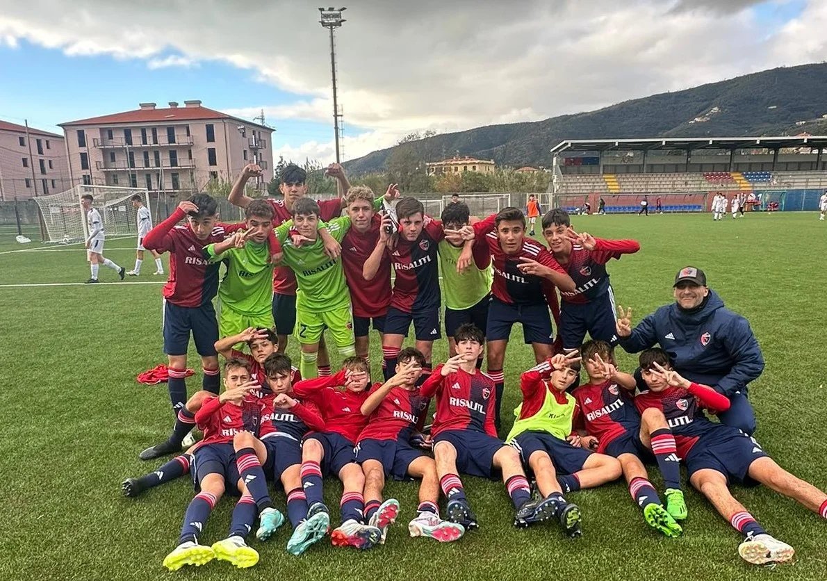 La squadra del settore giovanile del Sestri Levante in campo